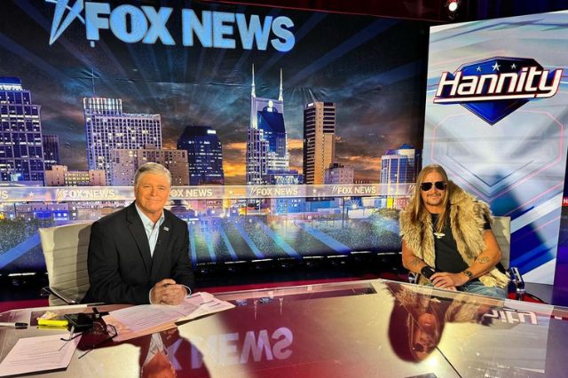 Who wears a wig on Fox News