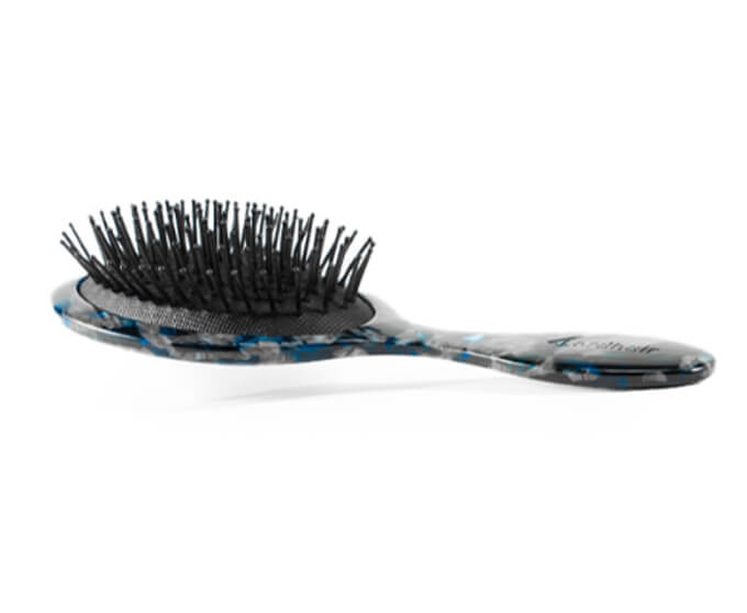 Static-Free Brush for Hair Systems